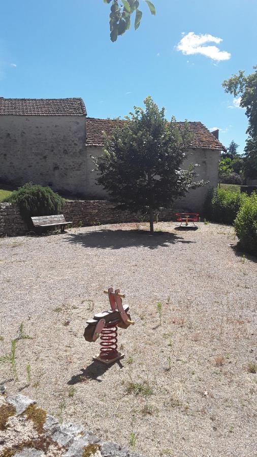 Les Charmes Du Lac Esclauzels Esterno foto